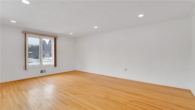 122 Pine Valley Drive, Greece, NY 14626