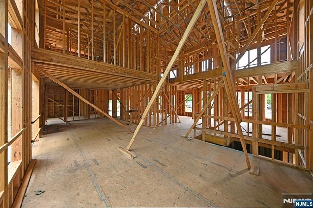 760 Pascack Road, Twp Of Washington, NJ 07676