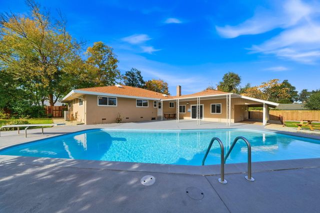 3911 Roesner Avenue, Redding, CA 96002