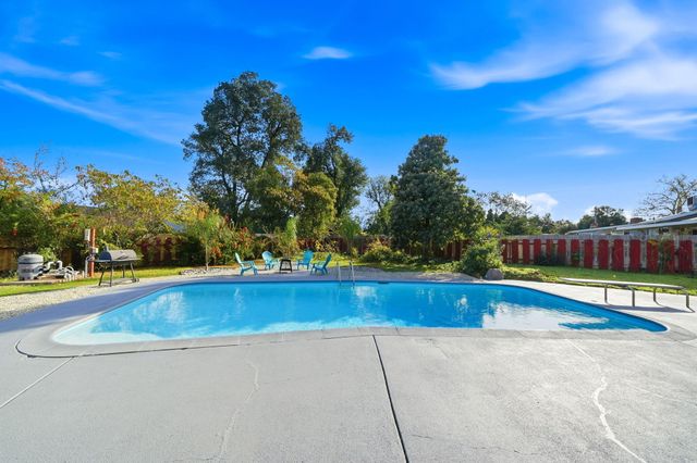 3911 Roesner Avenue, Redding, CA 96002