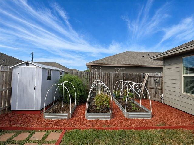 2321 Sky Crest Dr, Corpus Christi, TX 78418