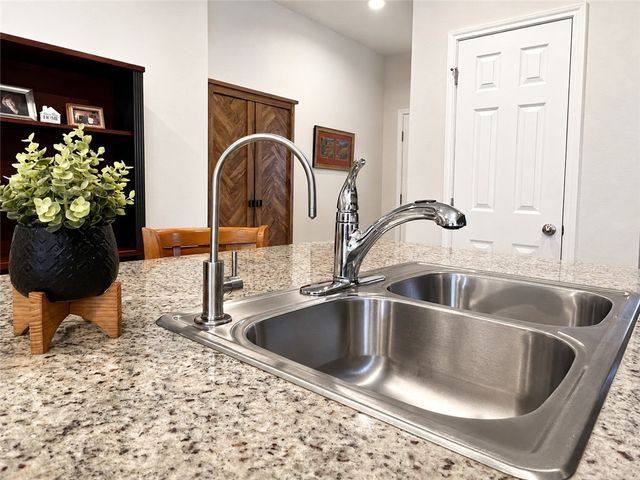 2321 Sky Crest Dr, Corpus Christi, TX 78418