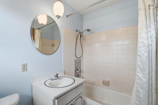2432 Koebel Road, Columbus, OH 43207