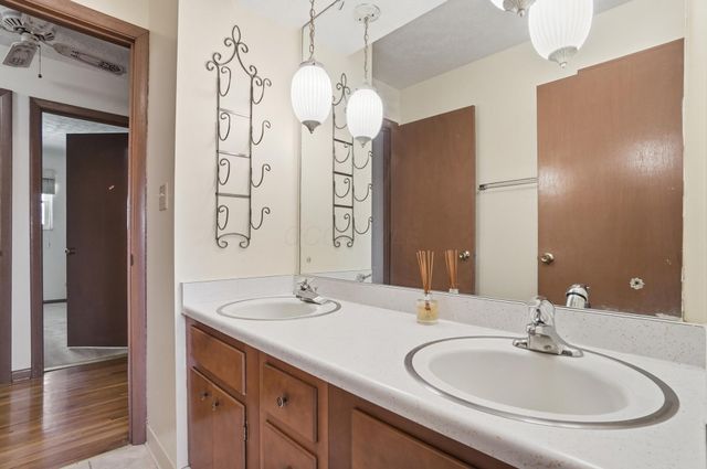 2432 Koebel Road, Columbus, OH 43207