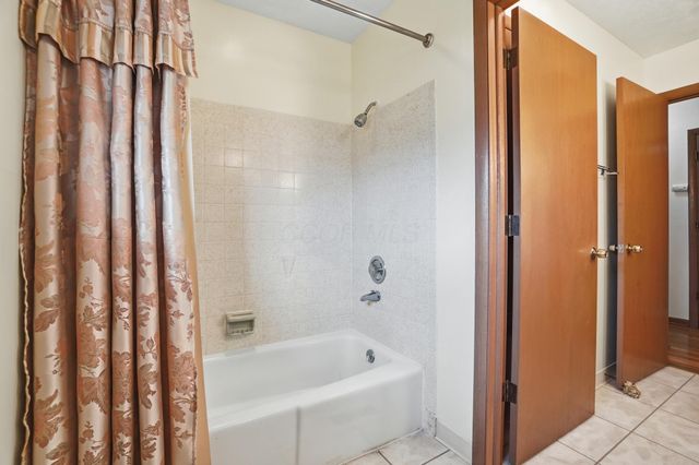 2432 Koebel Road, Columbus, OH 43207