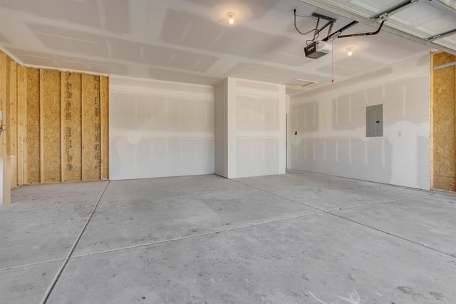 9403 E Hurst St, Wichita, KS 67210