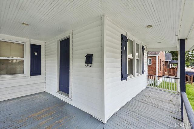 3915 N Hanley Road, St Louis, MO 63121
