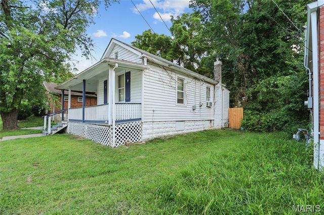 3915 N Hanley Road, St Louis, MO 63121