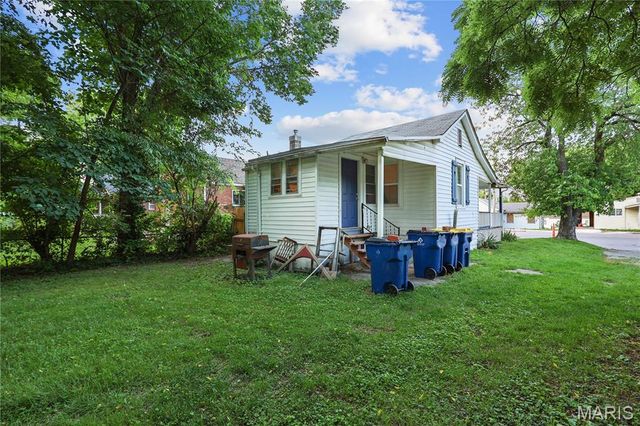 3915 N Hanley Road, St Louis, MO 63121