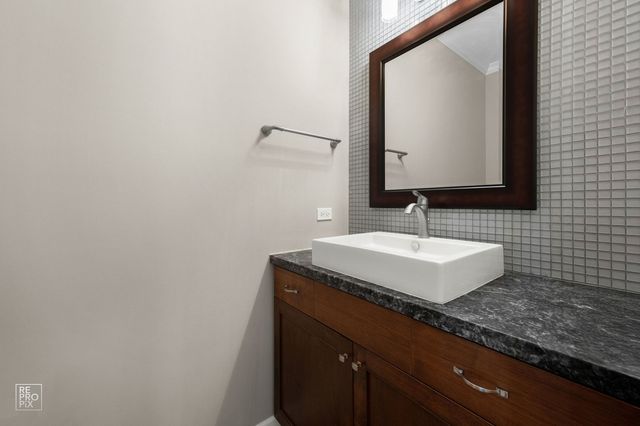 3643 N Hamlin Avenue, Chicago, IL 60618