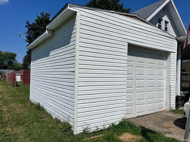 1005 S 14th Street, New Castle, IN 47362