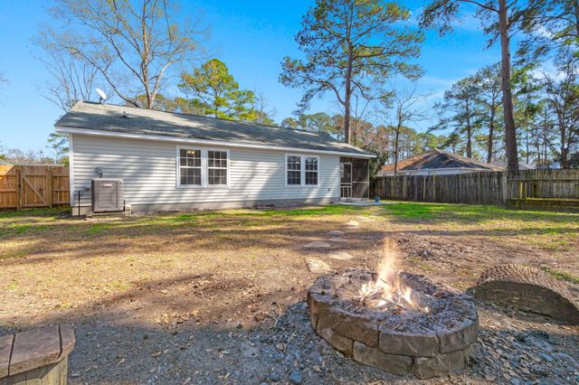 695 Ponderosa Drive, Charleston, SC 29414