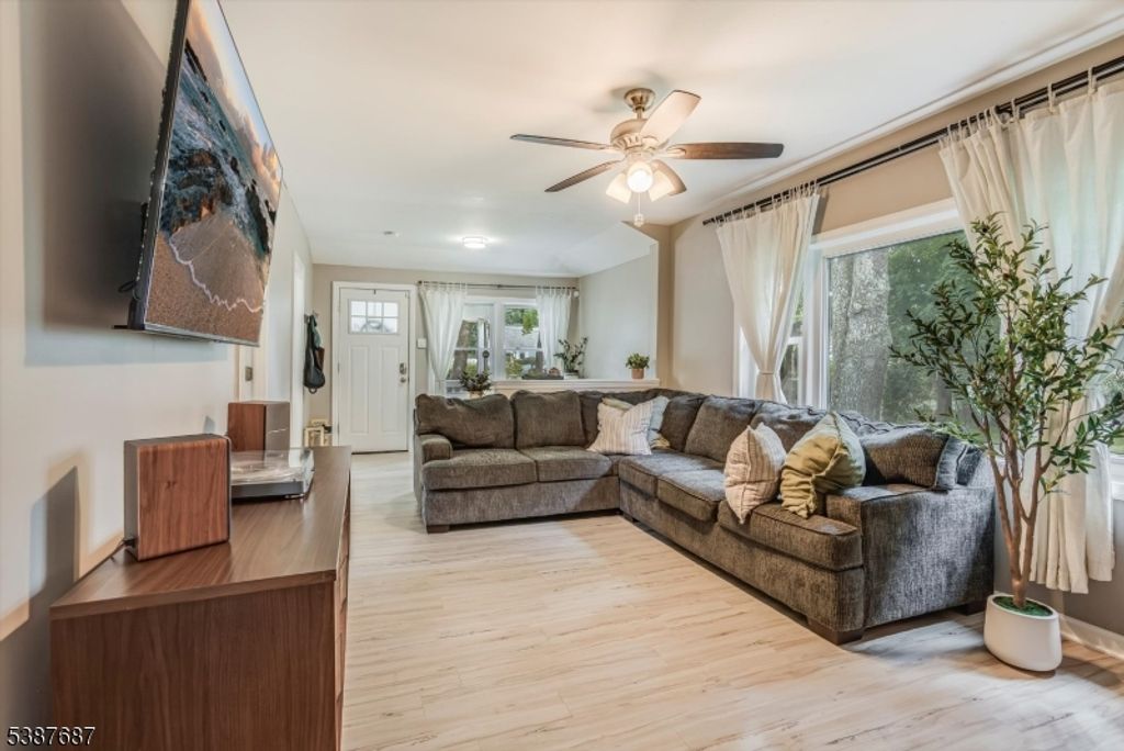 14 Stonewald Rd, Mount Olive Twp., NJ 07828