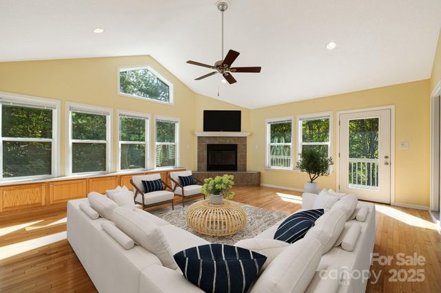 207 Christina Court, Asheville, NC 28806