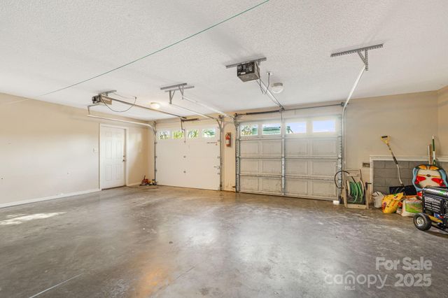 207 Christina Court, Asheville, NC 28806