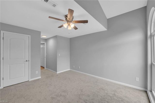 533 E Lake CIR, Chesapeake, VA 23322