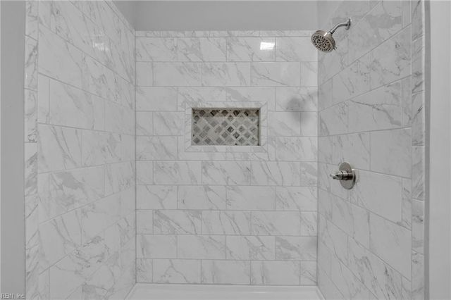 533 E Lake CIR, Chesapeake, VA 23322