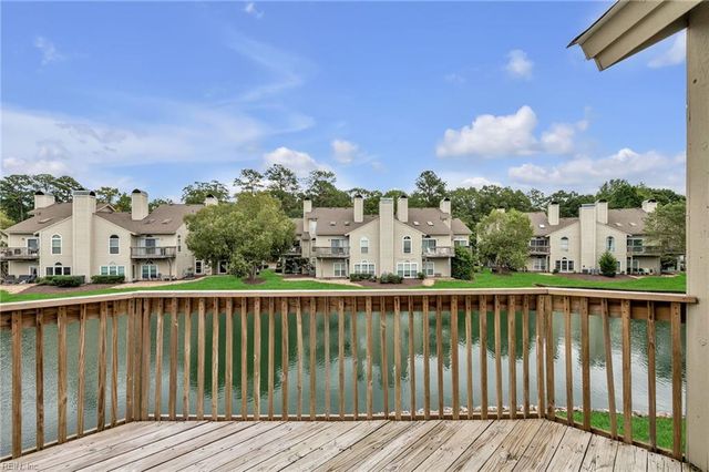 533 E Lake CIR, Chesapeake, VA 23322