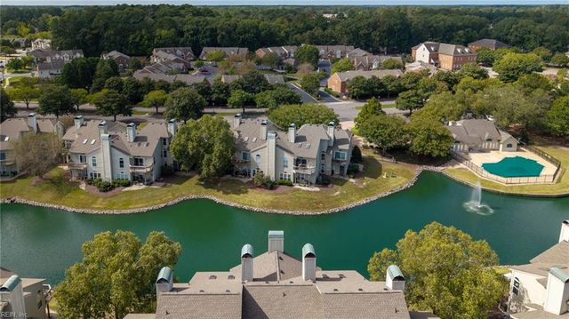 533 E Lake CIR, Chesapeake, VA 23322