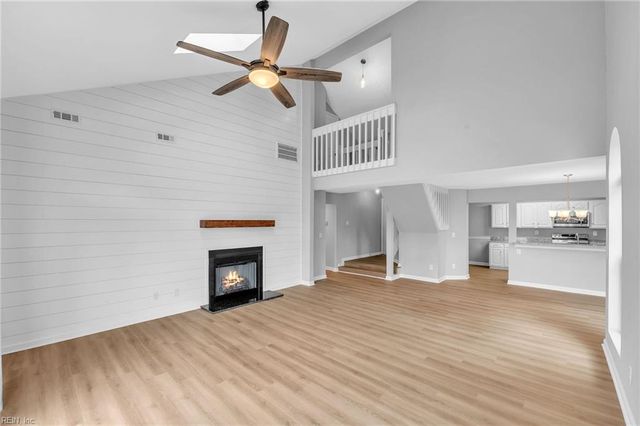 533 E Lake CIR, Chesapeake, VA 23322