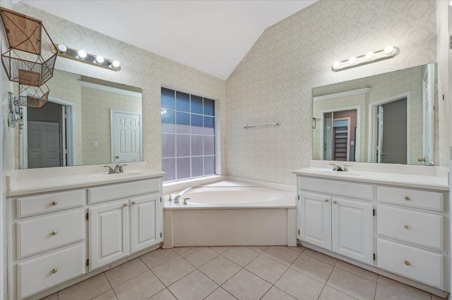2305 Whispering Oaks, Denton, TX 76209