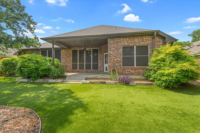 2305 Whispering Oaks, Denton, TX 76209