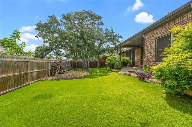 2305 Whispering Oaks, Denton, TX 76209