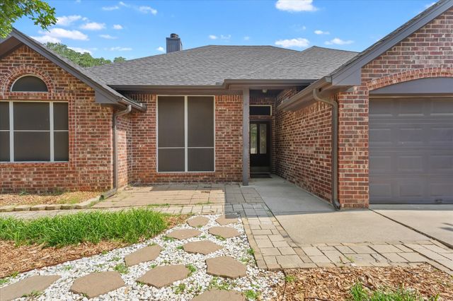 2305 Whispering Oaks, Denton, TX 76209