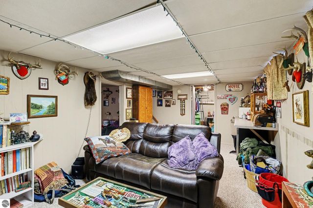 16521 11 Mile Road, Battle Creek, MI 49014