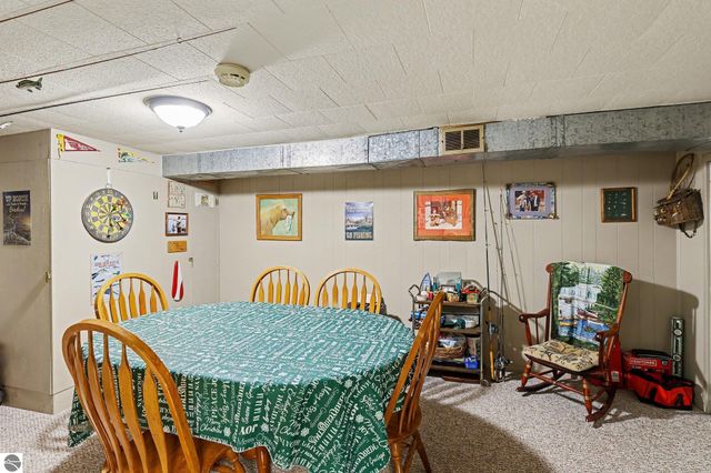 16521 11 Mile Road, Battle Creek, MI 49014