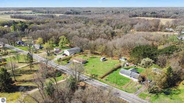 16521 11 Mile Road, Battle Creek, MI 49014