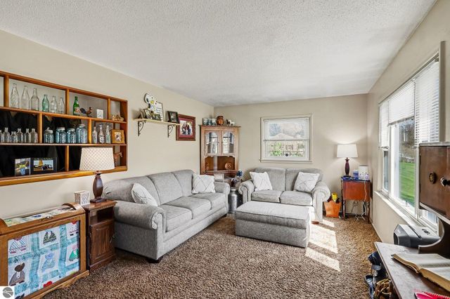 16521 11 Mile Road, Battle Creek, MI 49014