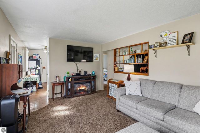 16521 11 Mile Road, Battle Creek, MI 49014