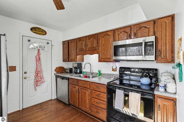 16521 11 Mile Road, Battle Creek, MI 49014