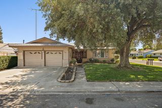 3100 Liquid Amber Dr, Denair, CA 95316