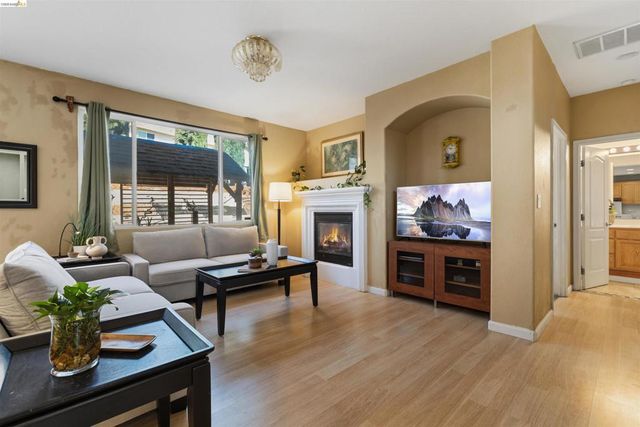 1842 Sanger Peak Way, Antioch, CA 94531