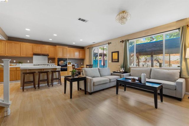 1842 Sanger Peak Way, Antioch, CA 94531