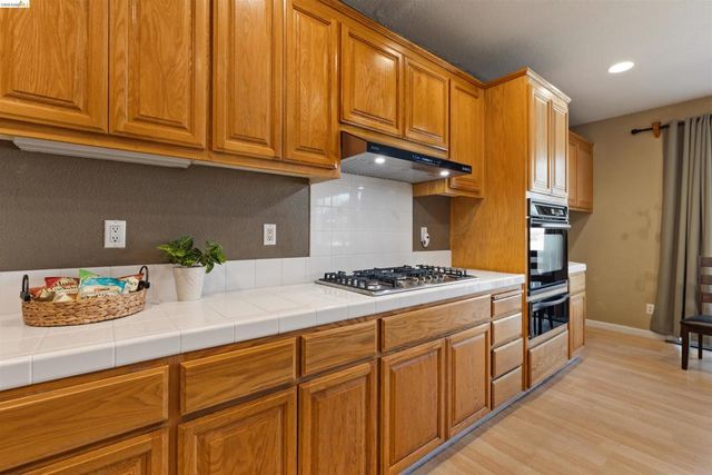 1842 Sanger Peak Way, Antioch, CA 94531