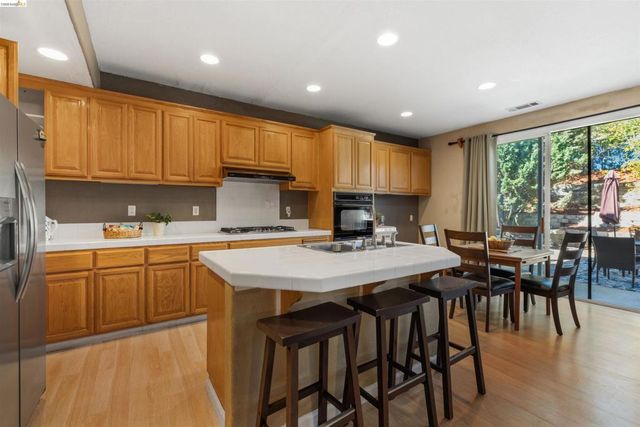 1842 Sanger Peak Way, Antioch, CA 94531