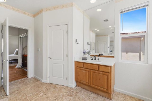 1842 Sanger Peak Way, Antioch, CA 94531