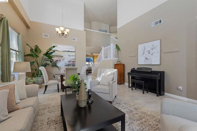 1842 Sanger Peak Way, Antioch, CA 94531
