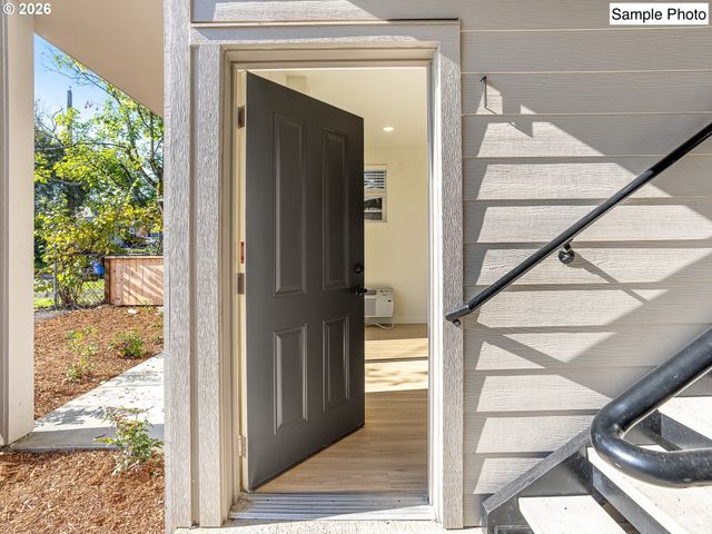 6115 Ne MULTNOMAH St 2, Portland, OR 97213