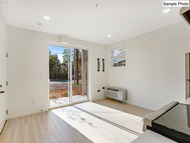 6115 Ne MULTNOMAH St 2, Portland, OR 97213