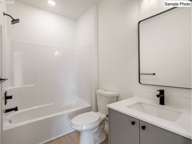 6115 Ne MULTNOMAH St 2, Portland, OR 97213