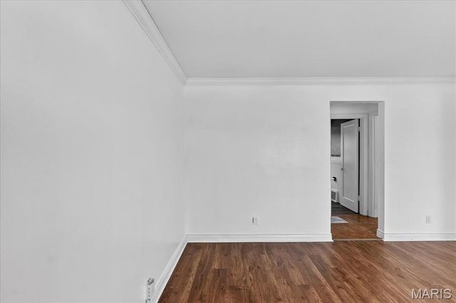 9821 Zenith Drive, St Louis, MO 63123