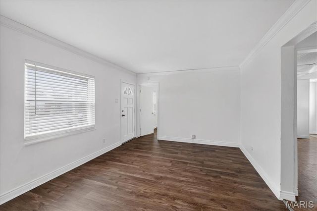 9821 Zenith Drive, St Louis, MO 63123