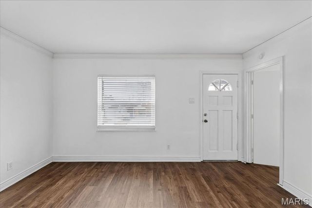 9821 Zenith Drive, St Louis, MO 63123