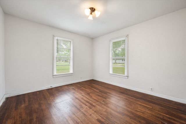 2103 Pecandale Drive, Arlington, TX 76013