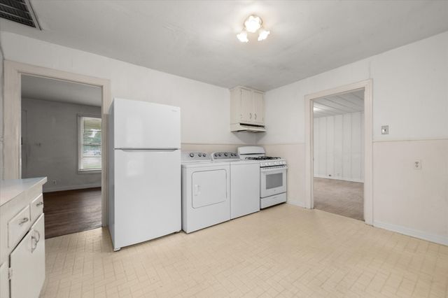 2103 Pecandale Drive, Arlington, TX 76013