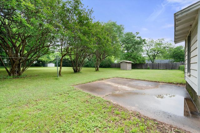 2103 Pecandale Drive, Arlington, TX 76013